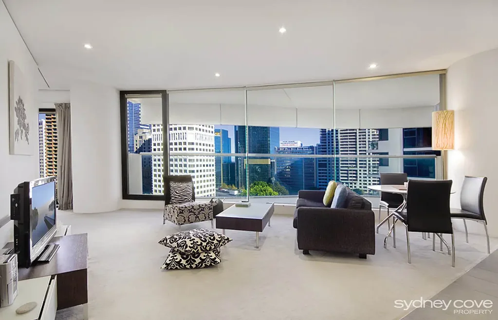 STYLISH CITY RETREAT IN THE HEART OF THE ROCKS | Furnished