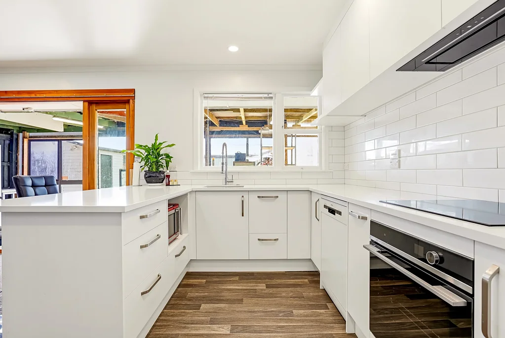 Redwood 6Kwarto Urgent sale - no plan B, your opportunity awaits