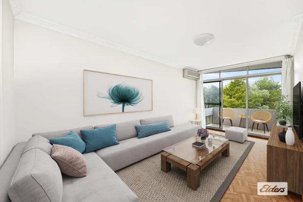 Three Bedroom Spacious & Convenient Apartment in the Heart of Eastlakes