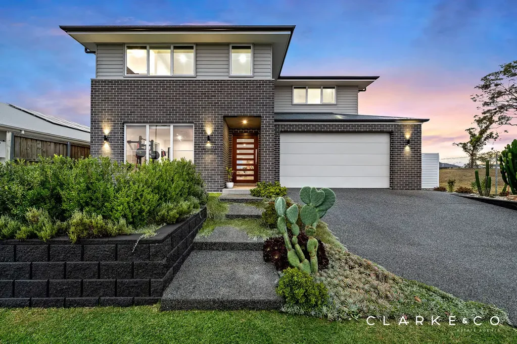Chisholm 5房  A STATEMENT HOME WITH EXCEPTIONAL FINISHES INSIDE AND OUT!