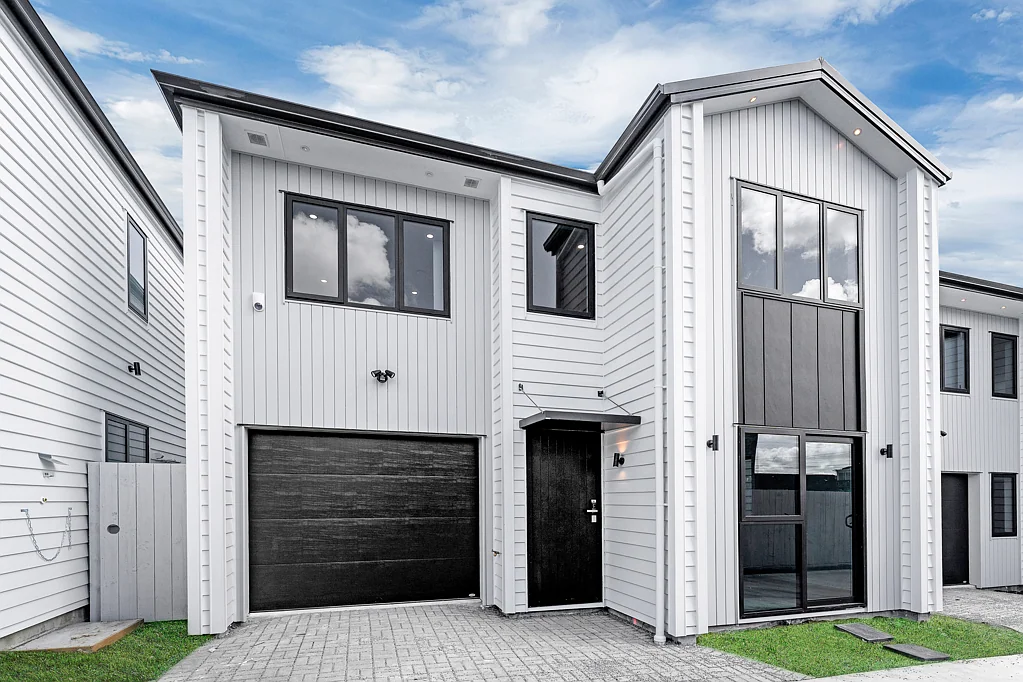 Mangere East 4房  Stylish Standalone Home in Popular Mangere East!