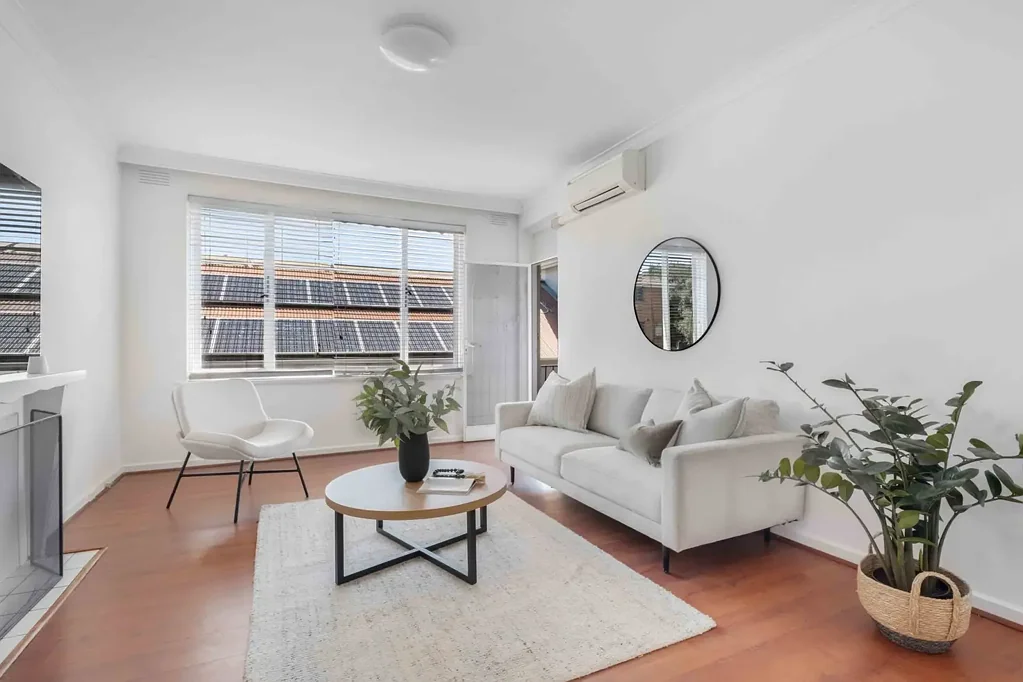6 Month Lease Term!