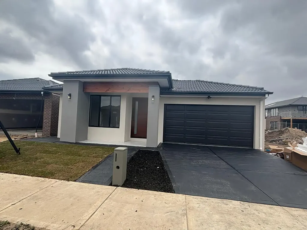 Clyde North 4房  Brand New Home North Side Estate - Save Stamp Duty