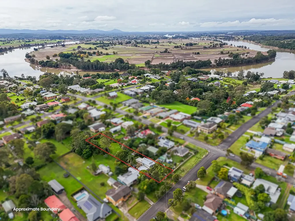 Tinonee 3chambre Charming Village Home on Expansive 2023sqm Block