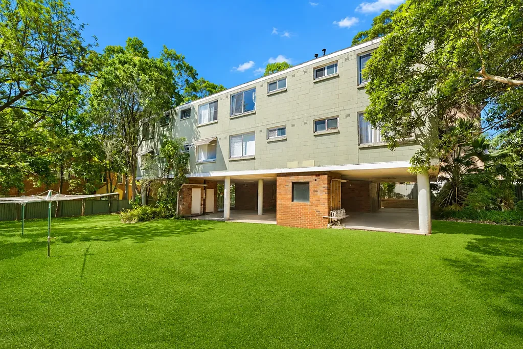 REFINED COMFORT IN A PRIME WESTMEAD LOCATION!