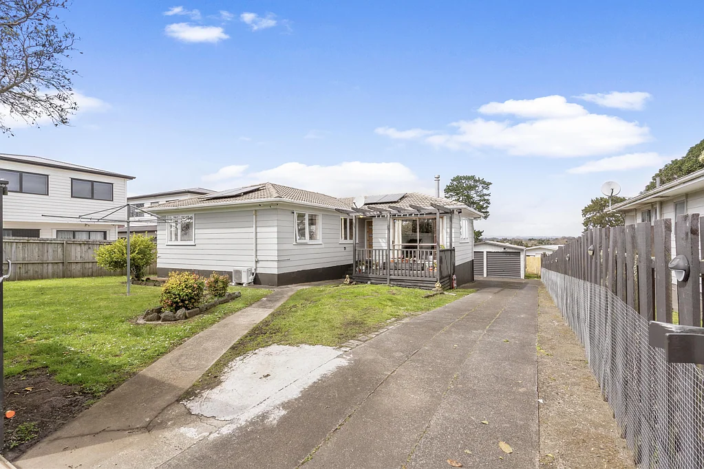 Wattle Downs 4Moenga Fully Fenced, Family Friendly & Move-In Ready!