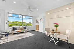 18/10 Barncleuth Square, Elizabeth Bay