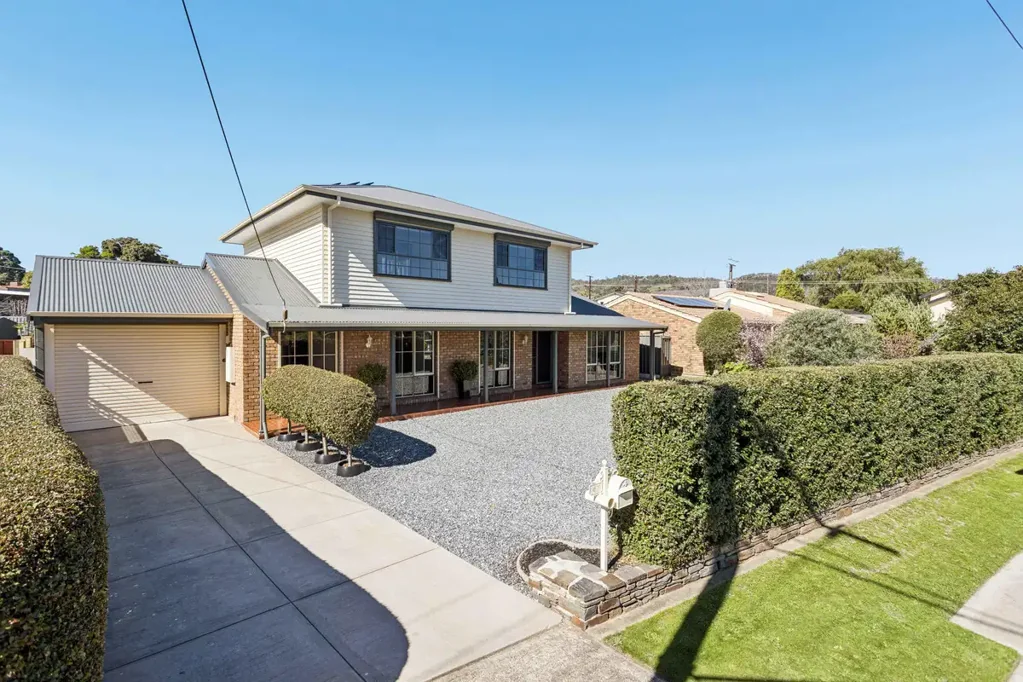 Fairview Park 5房  Quality Family Living with Golf Course Views
