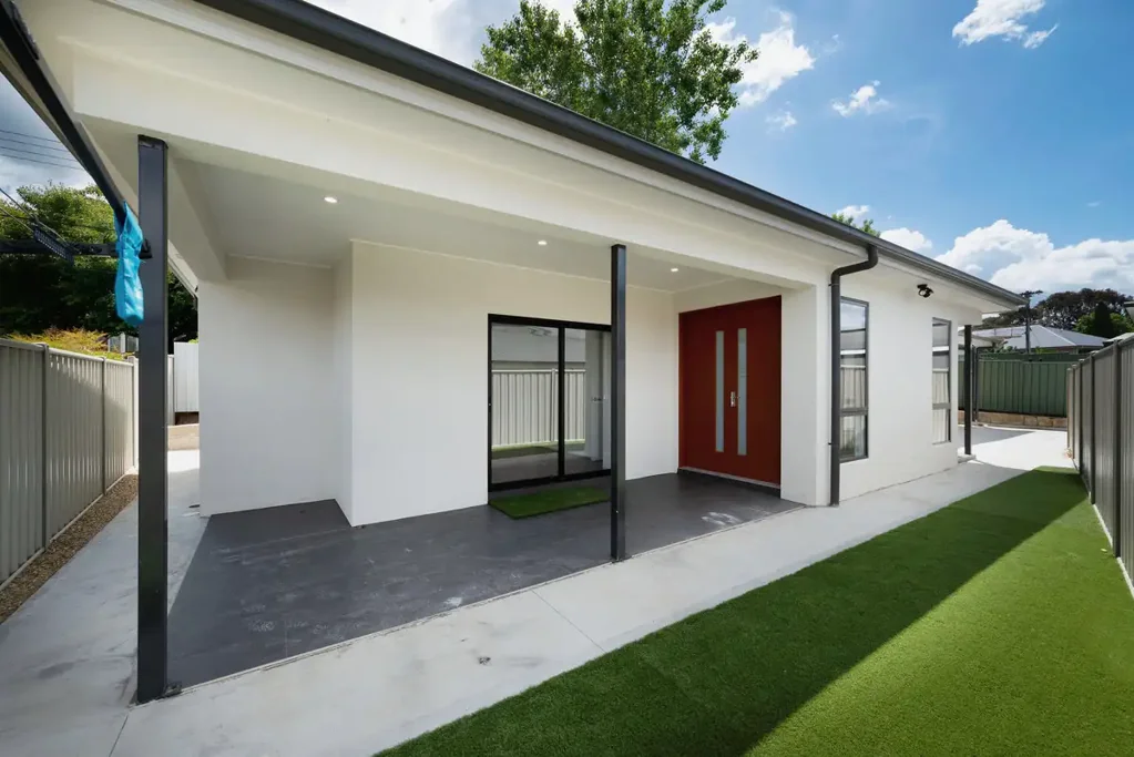 Three-Bedroom Ensuite Home close to Hospital and Schools