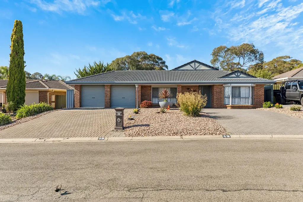 19 Tobin Crescent, Woodcroft, SA 5162