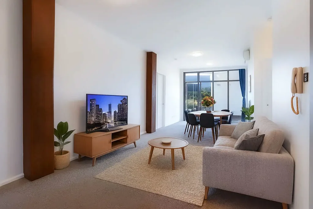 THE ULTIMATE CITY PAD IN A GREAT LOCATION!