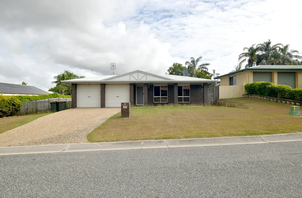 SPACIOUS 3 BEDROOM BRICK HOME WITH LARGE ENTERTAINING AREA & YARD