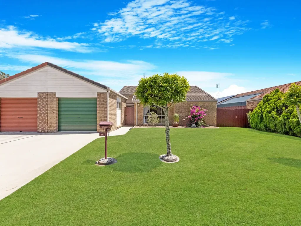 11 Woodland Close, Torquay, QLD 4655