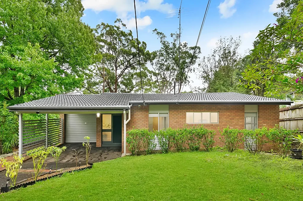 Thornleigh 4Kwarto Auction in room at Saliba office