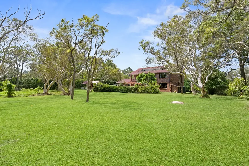 Bayview 5 Bedroom Park-Like 5-Acre Estate in Prestigious Bayview