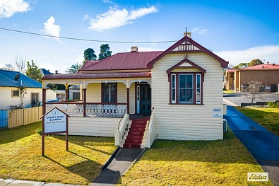 Bega OPPORTUNITY KNOCKS HERE! CLASSIC BEGA BUILDING WITH OPTIONS GALORE