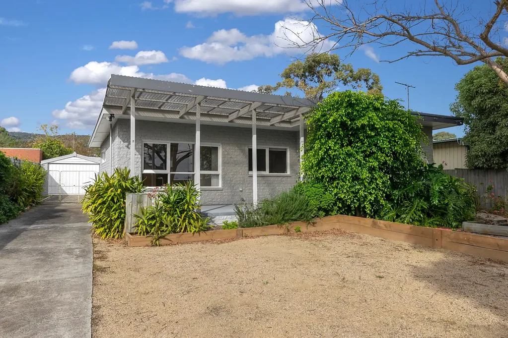 Three bedroom Family Home & Bungalow
