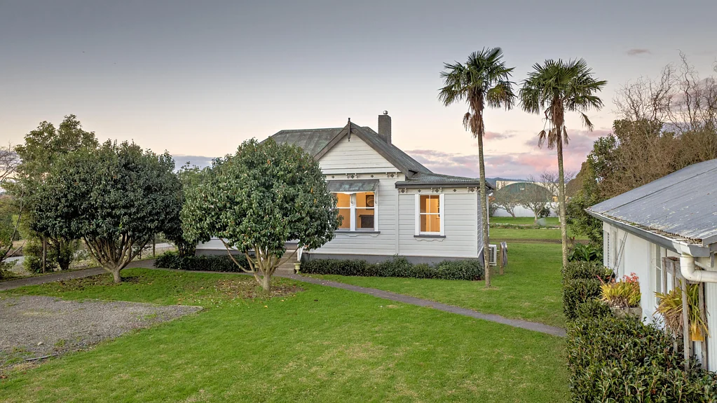 Opotiki and Surrounds 4Zimmer Endless Space, Timeless Charm