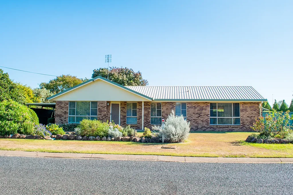 Spacious Family Home with Multiple Living Areas & Huge Entertaining Space
