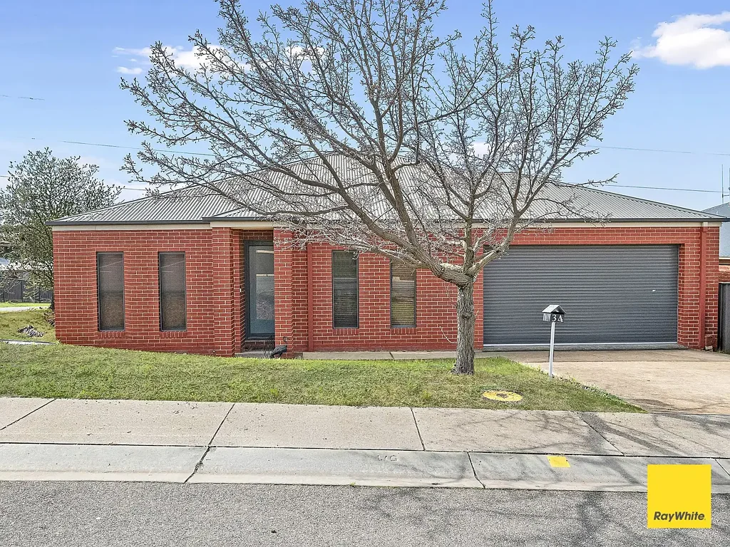 Golden Square 4房  Modern Comfort in a Convenient Golden Square Location