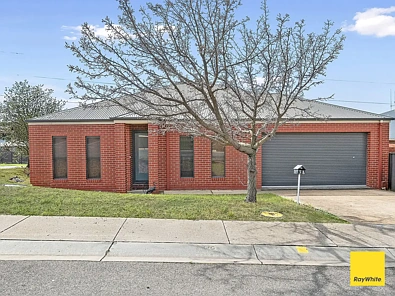 Golden Square 4房  Modern Comfort in a Convenient Golden Square Location