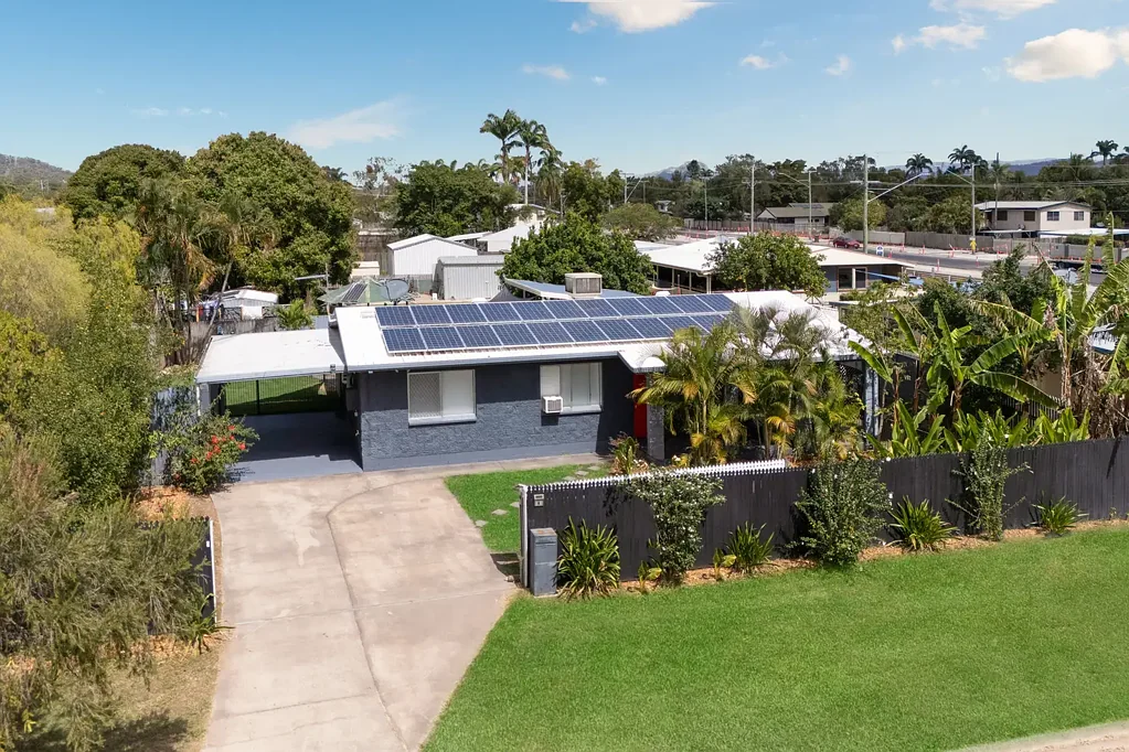 Kelso 4 Slaapkamer Family Living, Poolside Entertaining & Plenty of Space