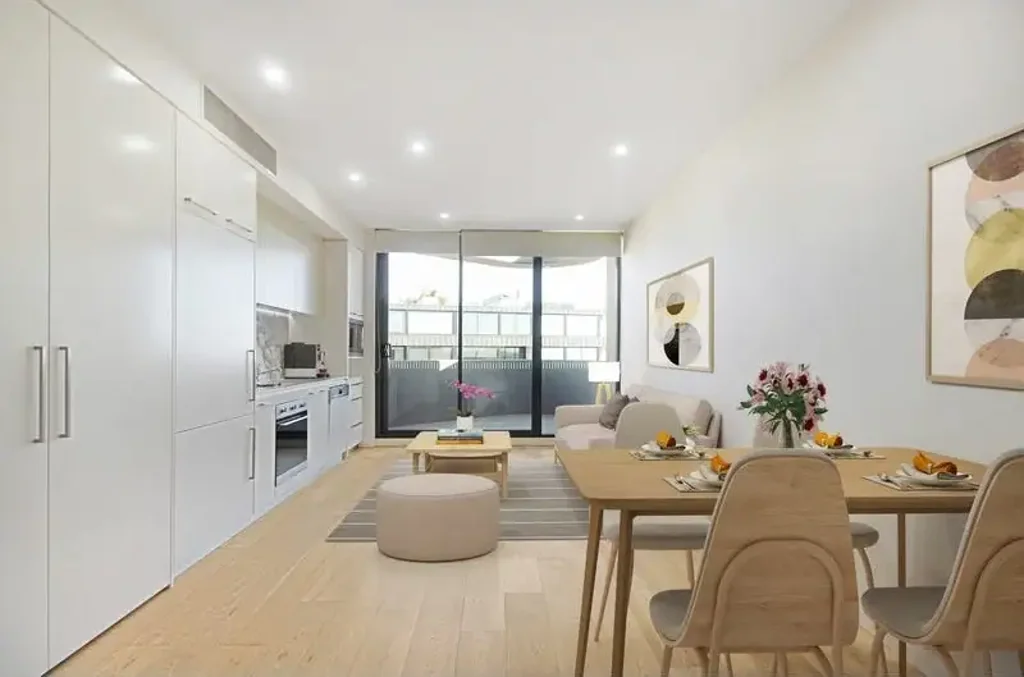 Luxury Apartment with Rooftop Oasis – Level 7 Gem