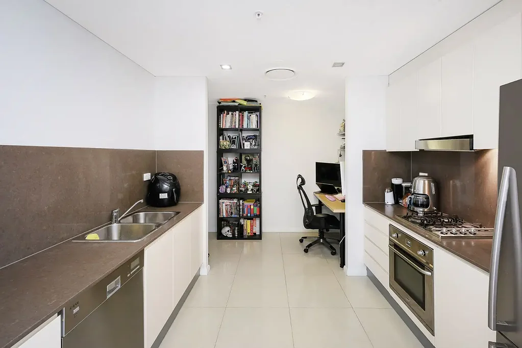 Mascot 1Habitaciones STYLISH ULTRA MODERN HUGE 91 SQMTRE 1 BEDROOM PLUS PARKING, NORTH FACING