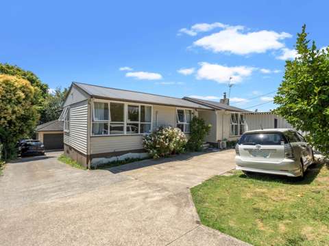 Henderson 3房  MOTIVATED VENDOR - PRESENT ALL OFFERS