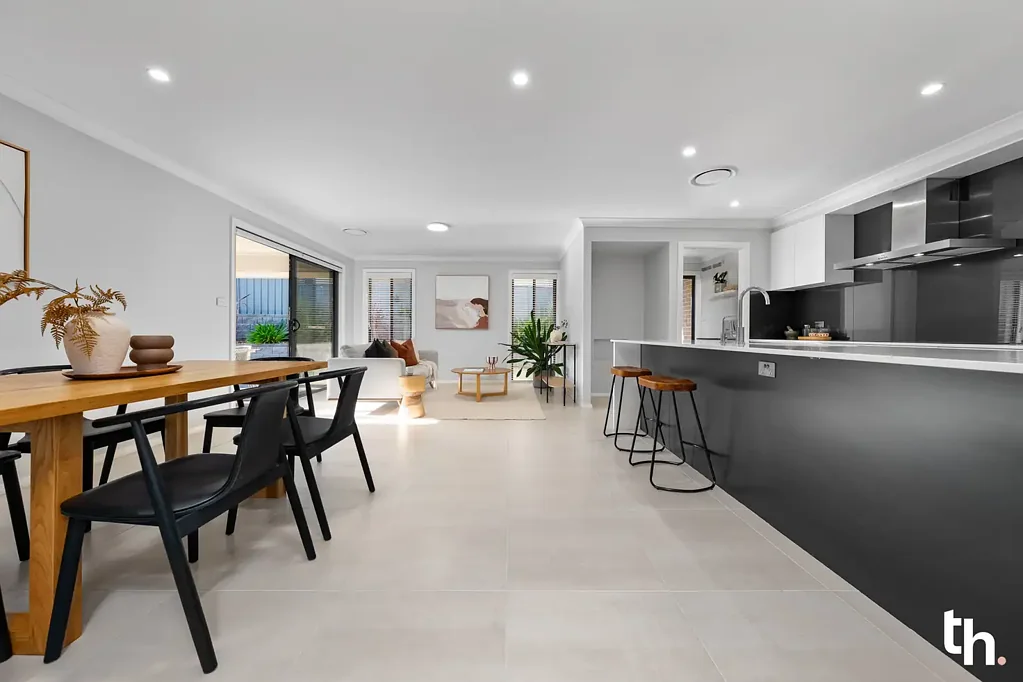 Cameron Park 4Kwarto Immaculate Presentation, Triple Garage, and Lifestyle-Focused Design