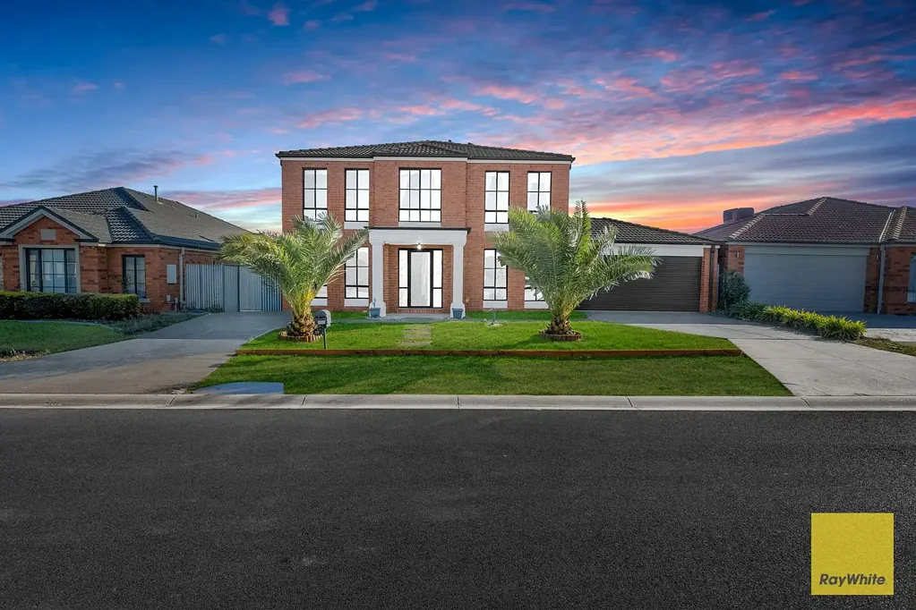 18 Carlyon Close, Melton West, VIC 3337