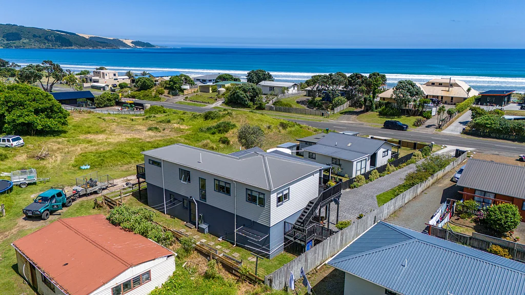 Ahipara 5房  Spacious Living on Foreshore Road, Ahipara