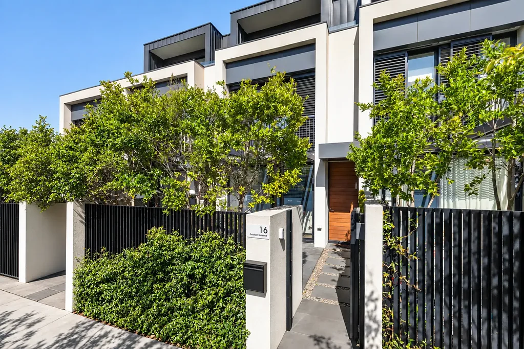 Malvern East 3બેડરૂમ Architectural Design. Refined Interiors. Effortless Living.