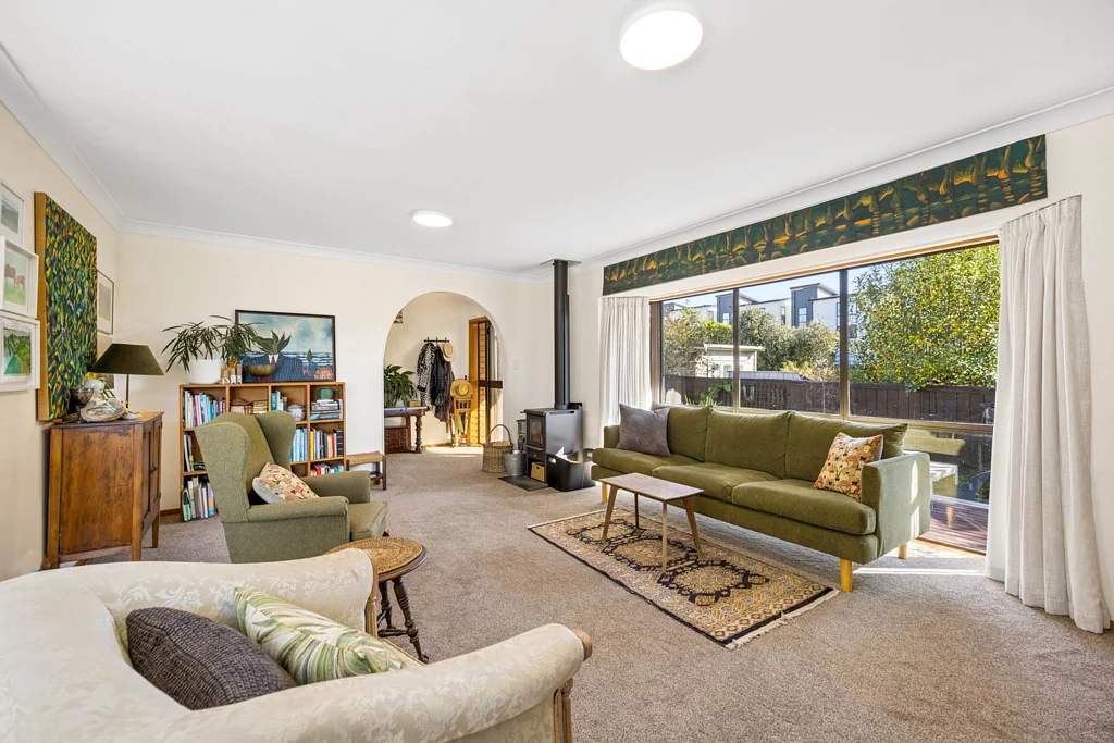 Point Chevalier 2 Bedroom Private Oasis - Urgent Sale Required