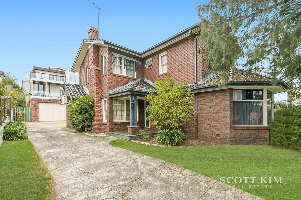 Mount Waverley 8Phòng ngủ High-Yield Investment Opportunity in Prime Mount Waverley Location
