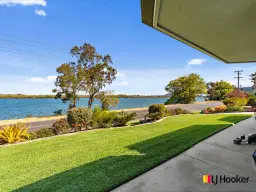 23 River Road East, Harwood