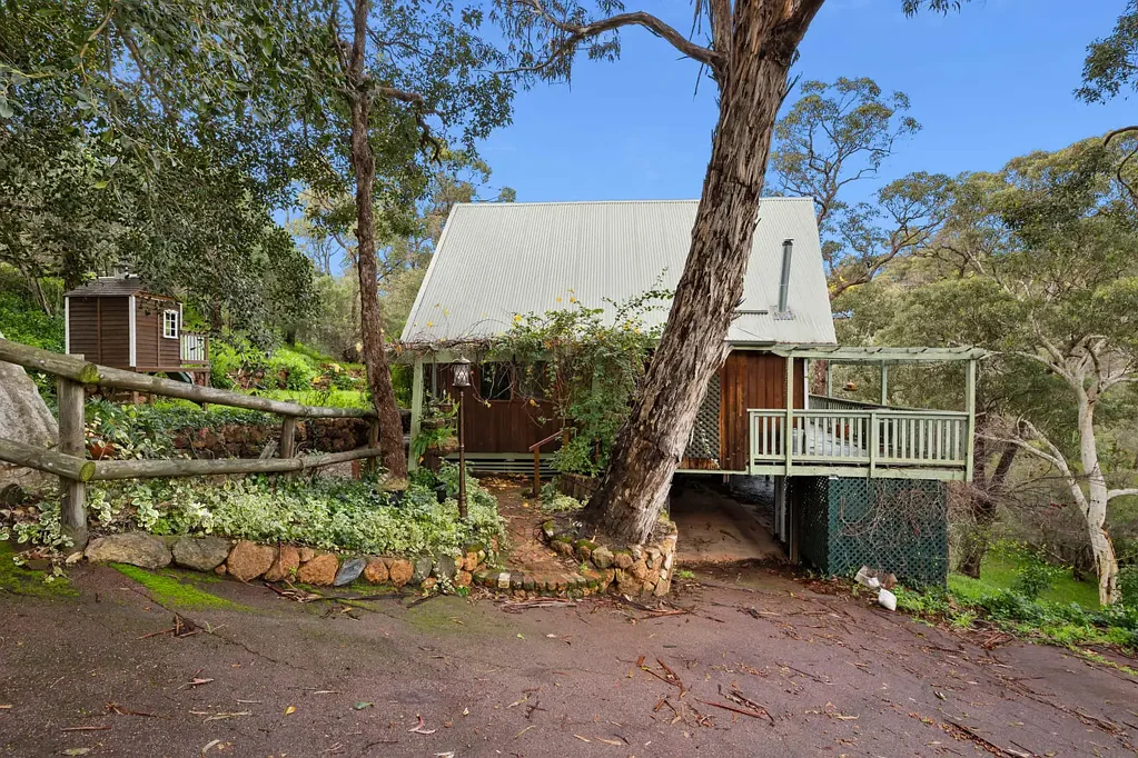Darlington Delight - Peaceful Hillside Living