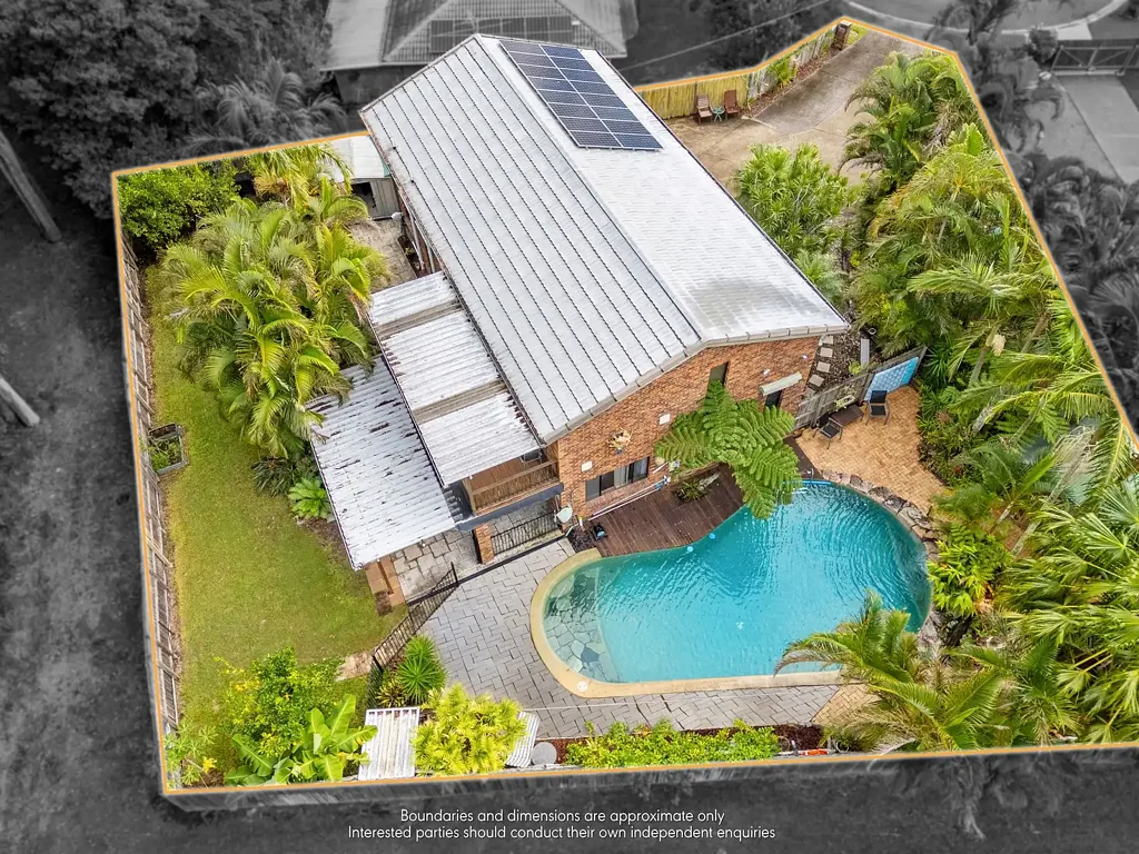 Alexandra Hills 4房  私人度假村式绿洲，背靠保护区，占地861平方米  Private Resort-Style Oasis Backing onto Reserve on 861sqm