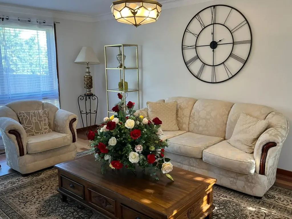 Cheltenham 4ห้องนอน First time offered. Bayside living