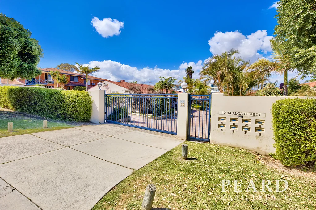 8/14 Alga Street, Scarborough, WA 6019
