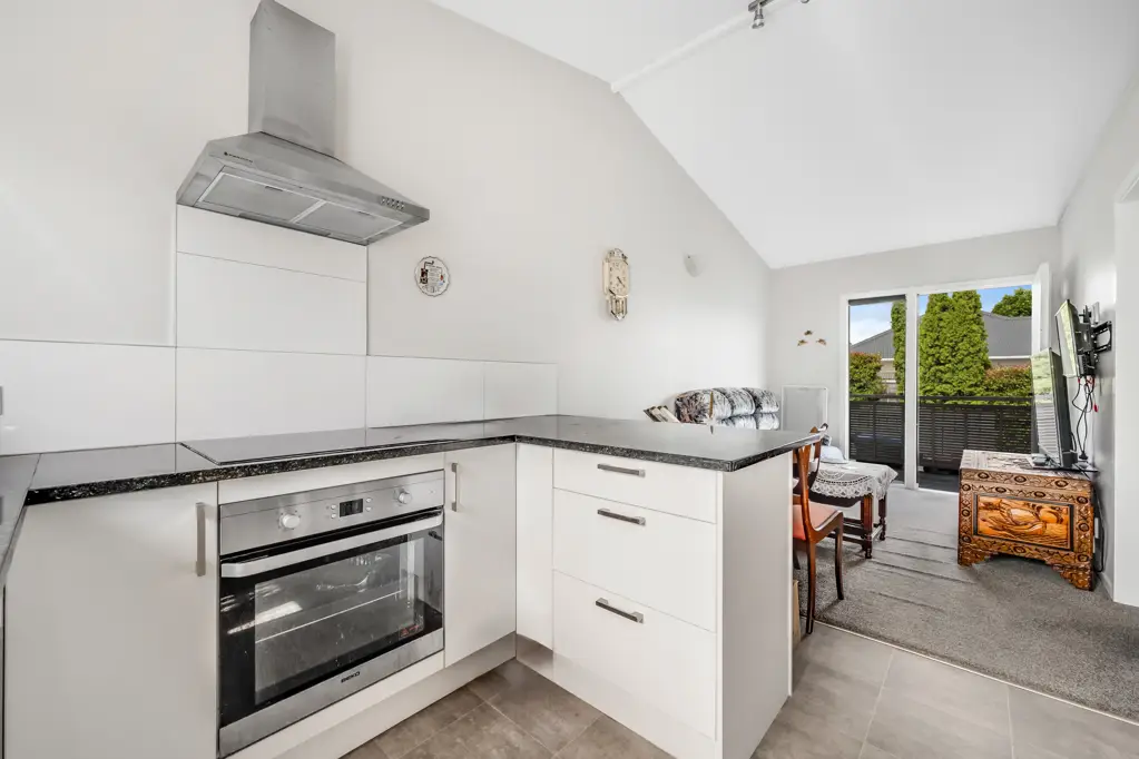 Onehunga 1ਬੈੱਡਰੂਮ Prime investment or first home opportunity
