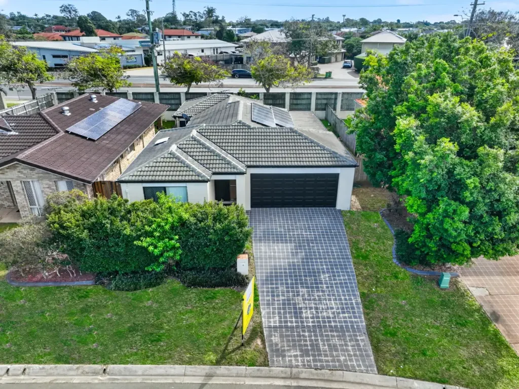 Kallangur 4બેડરૂમ Modern Family Living in a Prime Lifestyle Location | 4 Min to Westfield Northlakes