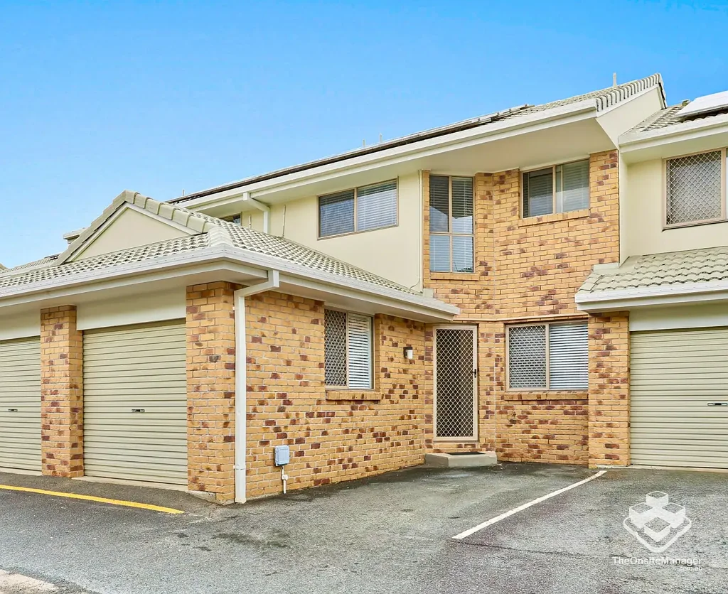 Burleigh Waters 3ห้องนอน Spacious 3 bedroom townhouse in a great location