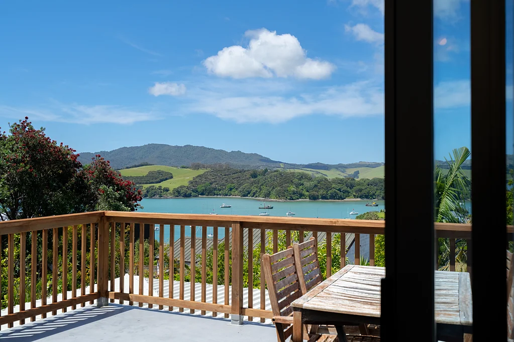 Mangonui 4 Bedroom Four Bedrooms! With harbour views