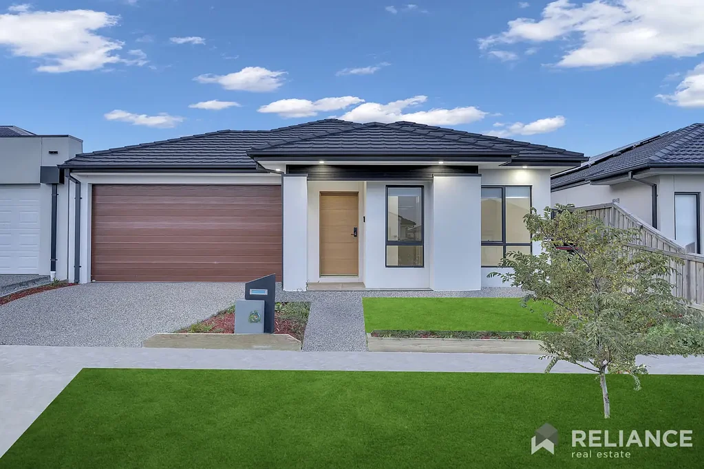 🏡✨ Brand New Luxury Living in the Prestigious Maplestone Estate ✨🏡