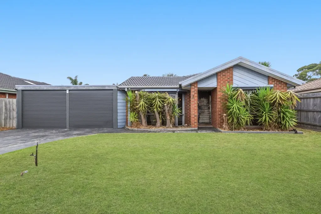 4 Maria Court, Cranbourne North, VIC 3977