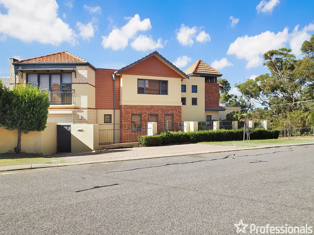 Perfect Lock & Leave Living in Sought-After Dianella - Fully Furnished with Utilities Included!