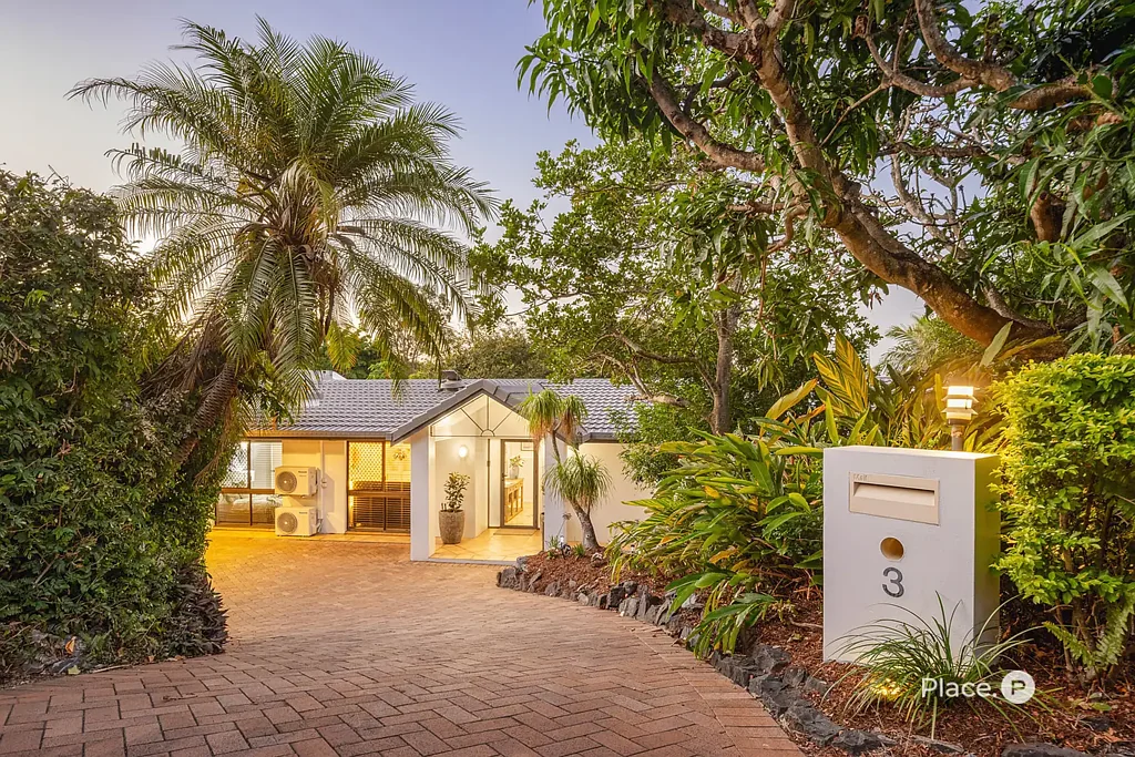 Mount Ommaney 5部屋 Architectural home in prestigous  Courts