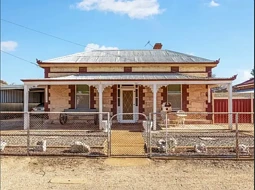 11 Collins St, Peterborough