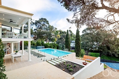 Burnside 5房  Open the Door to a Resort-Themed Family Living on a Grand Scale – Exciting Setting, City Views & to the Coast